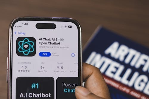 Artificial Intelligence and machine learning in mobile app development