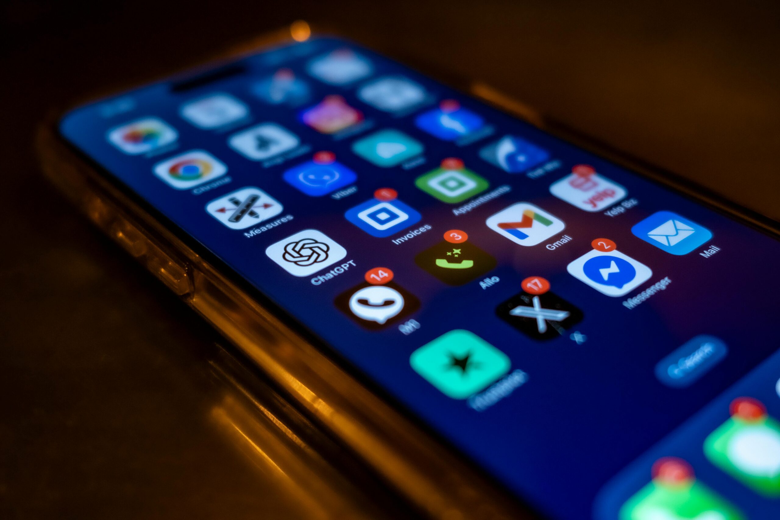 Technology trends in mobile app development showing AI, 5G, cloud computing, and mobile applications